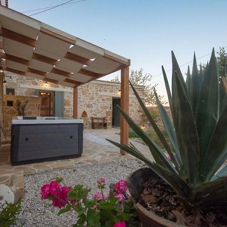 Pamelas House With Jacuzzi Kissamos Ngoại thất bức ảnh