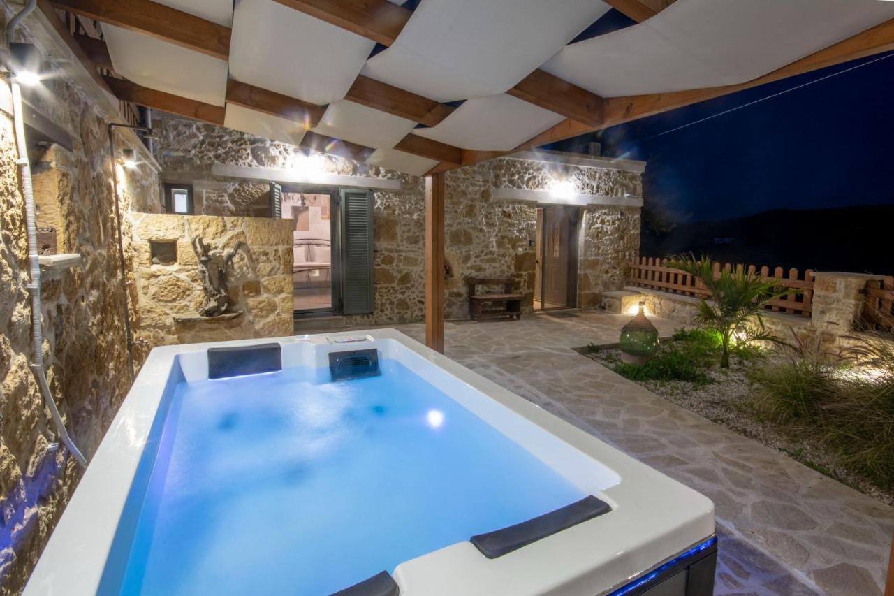 Pamelas House With Jacuzzi Kissamos Ngoại thất bức ảnh