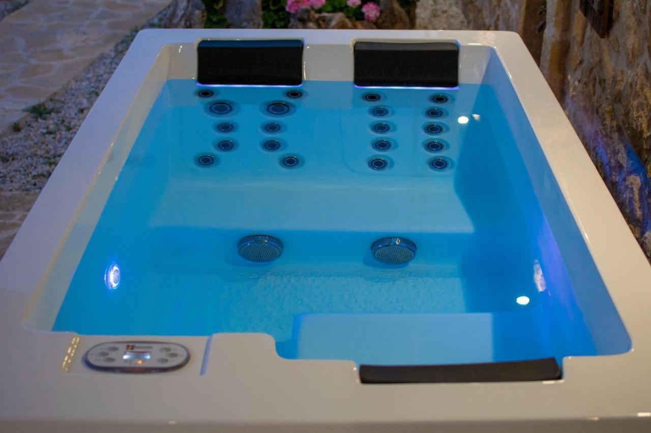 Pamelas House With Jacuzzi Kissamos Ngoại thất bức ảnh